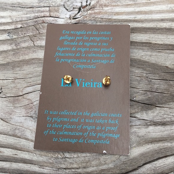 .925 Acertijo Seashell Gold Tone Stud Earrings - Picture 2 of 2